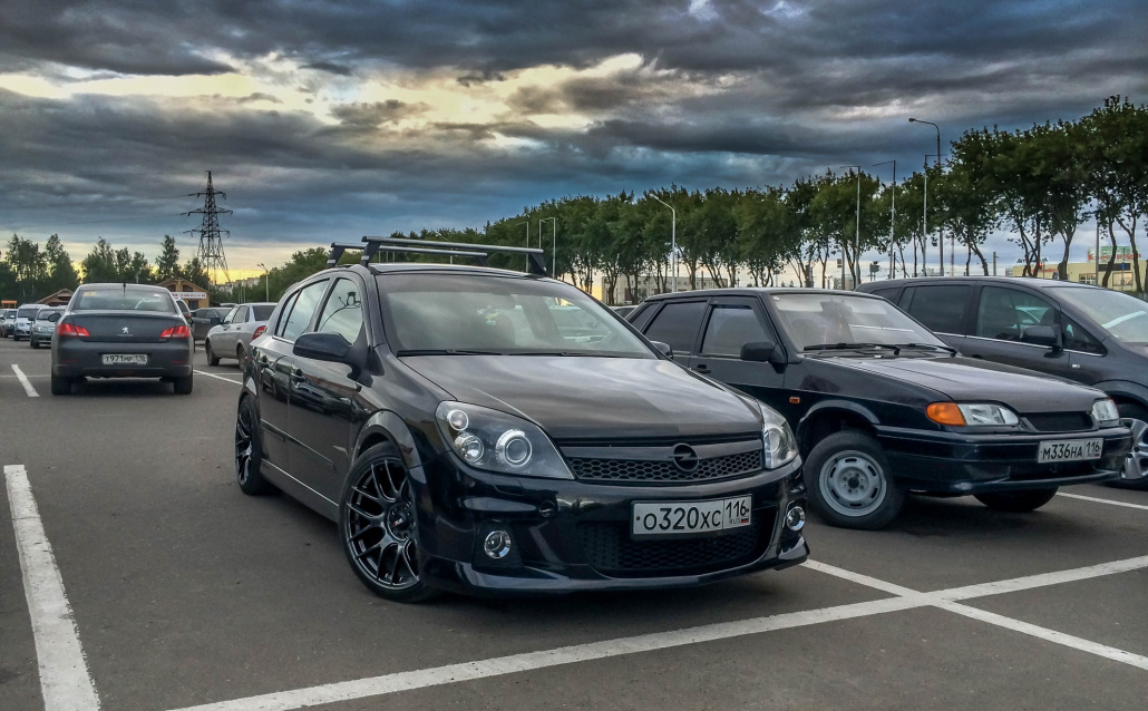 Opel Astra H All Black