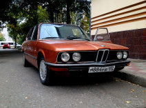 BMW 5er (E12)