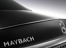 Mercedes приоткрыл внешность роскошного Maybach S600