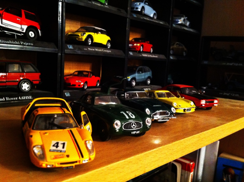 коллекция автомобилей 
